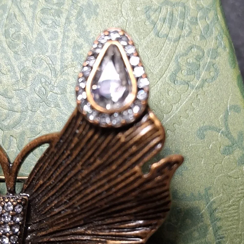 SOLD Gucci Gold and Silver Butterfly Brooch - Picture 13 of 14